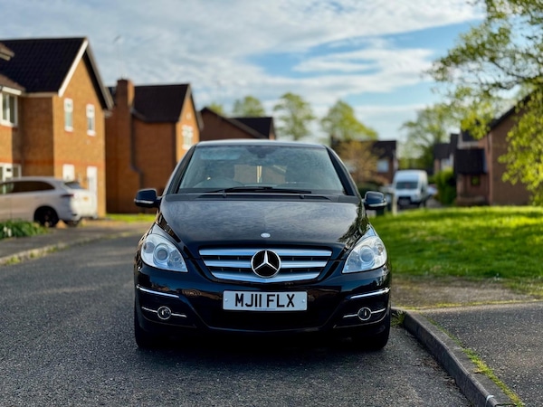 Used Mercedes-Benz B Class 2011 for sale - 75332085: Photo 2