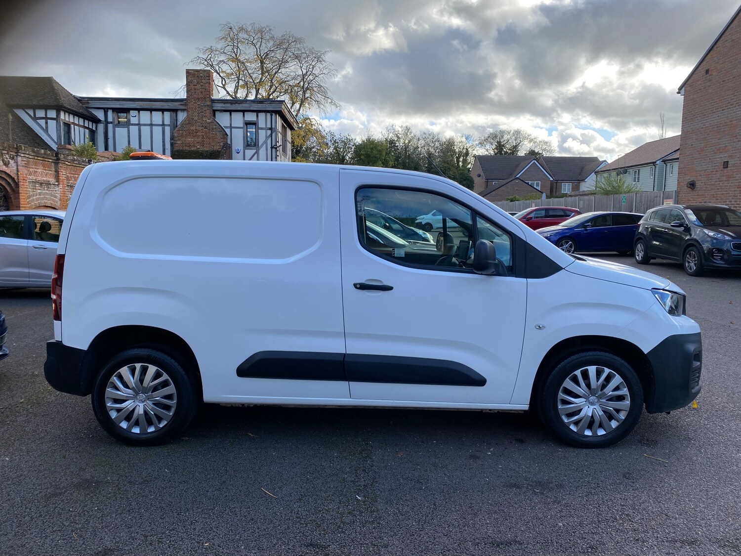 Used Peugeot Partner 2020 for sale - 76364405: Photo 3