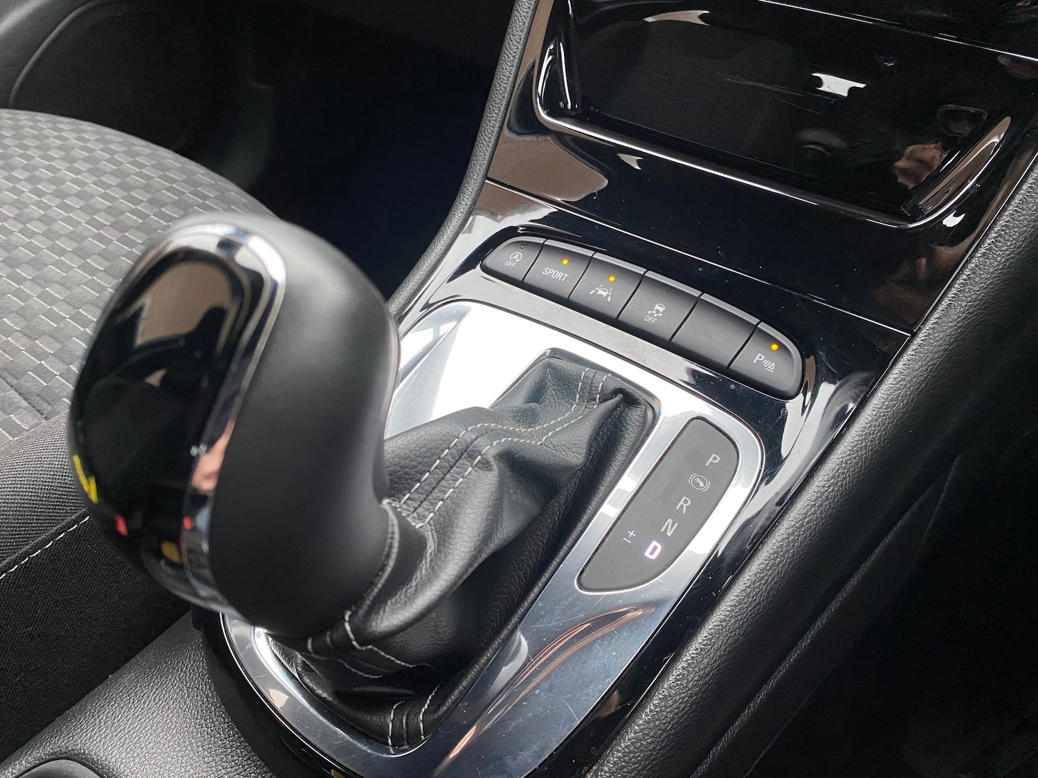 Used Vauxhall Astra 2017 for sale - 76653937: Photo 24