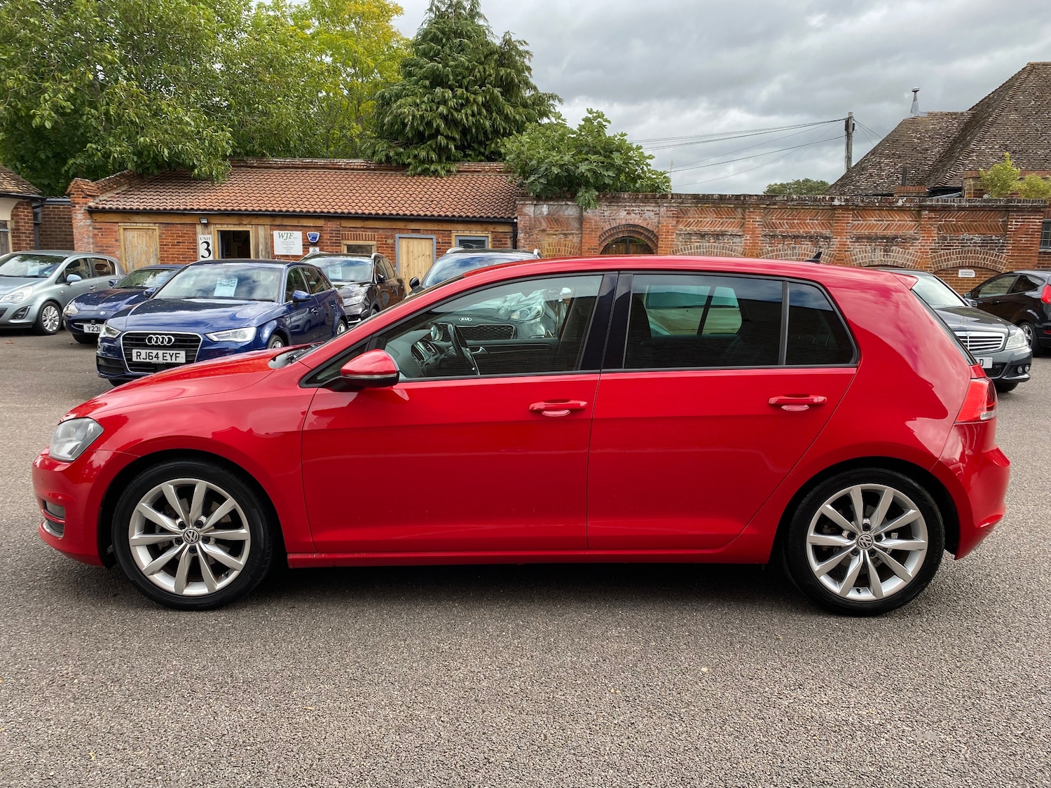 Used Volkswagen Golf 2013 for sale - 75924679: Photo 5