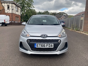 Used Hyundai i10 2017 for sale - 75870967: Photo