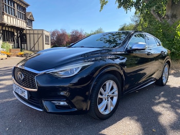 Used Infiniti Q30 2017 for sale - 79468679: Photo