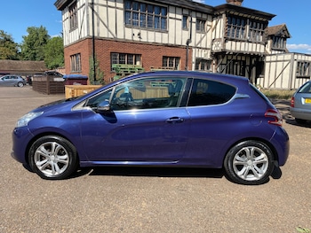 Used Peugeot 208 2013 for sale - 79371601: Photo