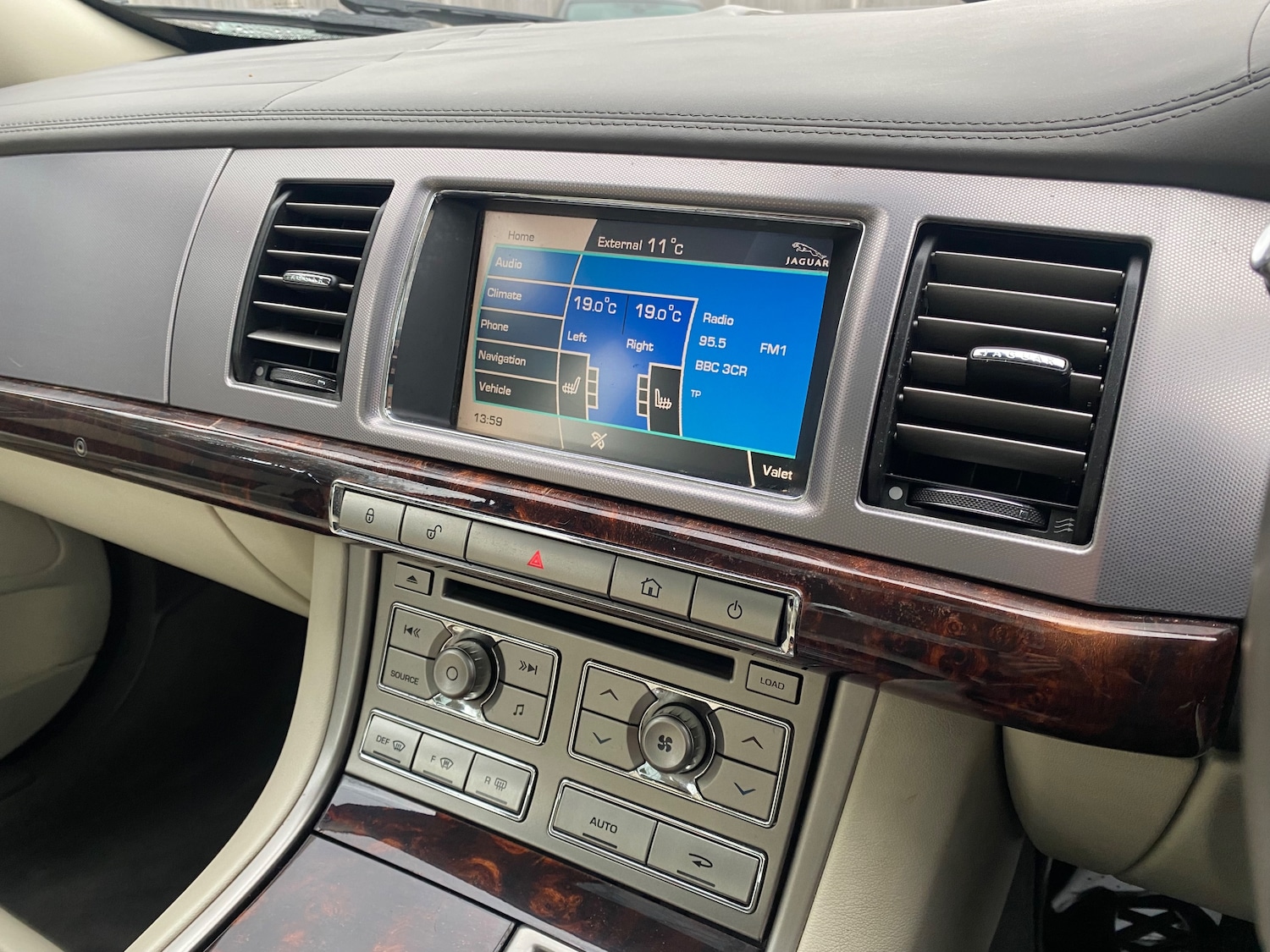 Used Jaguar XF 2008 for sale - 76892362: Photo 21