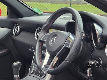 Used Mercedes-Benz SLK 2011 for sale - 76106323: Photo