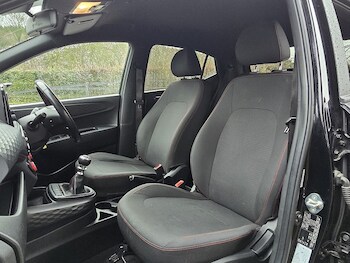 Used Hyundai i10 2022 for sale - 76792992: Photo