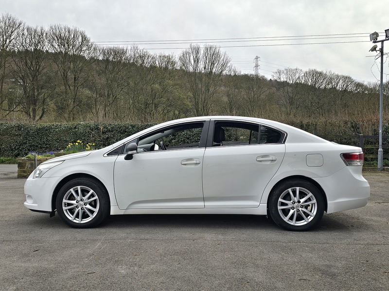 Used Toyota Avensis 2011 for sale - 77990120: Photo 15