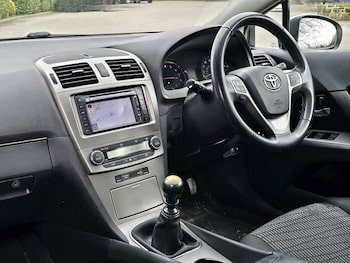 Used Toyota Avensis 2011 for sale - 77990120: Photo