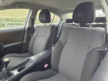 Used Toyota Avensis 2011 for sale - 77990120: Photo