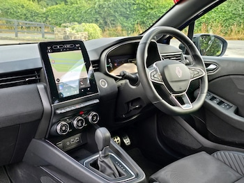 Used Renault Clio 2024 for sale - 79522636: Photo