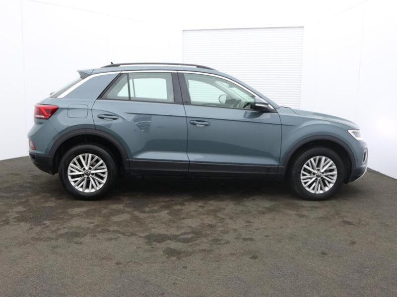 Used Volkswagen T-Roc 2023 for sale - 77558331: Photo 2