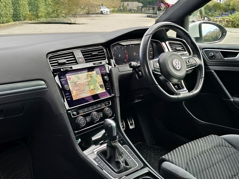 Used Volkswagen Golf 2020 for sale - 78078897: Photo 2