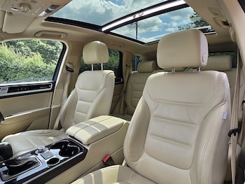 Used Volkswagen Touareg 2015 for sale - 79276984: Photo