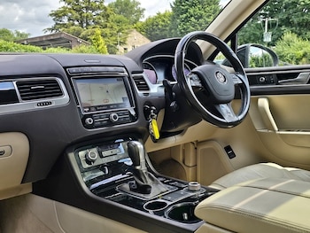 Used Volkswagen Touareg 2015 for sale - 79276984: Photo