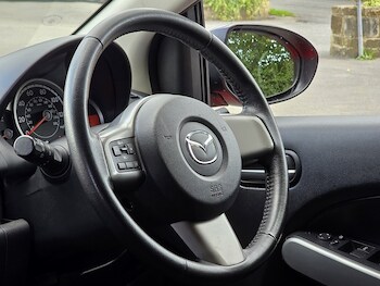 Used Mazda Mazda2 2013 for sale - 75897466: Photo