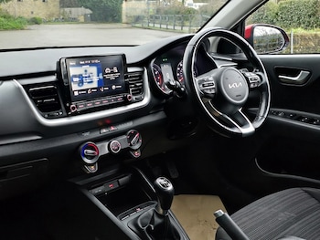 Used Kia Stonic 2022 for sale - 76973987: Photo