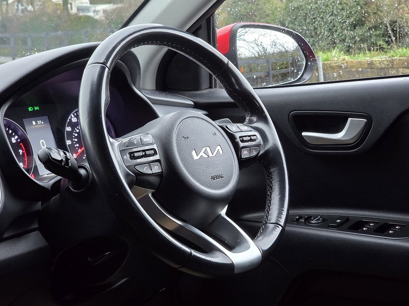 Used Kia Stonic 2022 for sale - 76973987: Photo 5