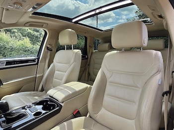 Used Volkswagen Touareg 2015 for sale - 79311815: Photo