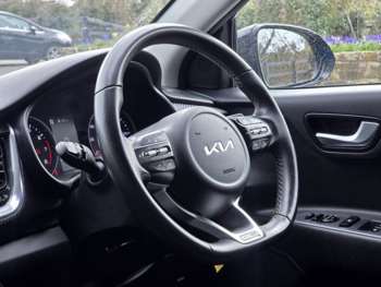 Used Kia Stonic 2022 for sale - 74561553: Photo