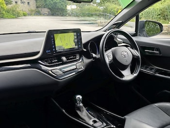 Used Toyota C-HR 2019 for sale - 75936551: Photo