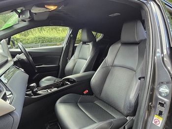 Used Toyota C-HR 2019 for sale - 75936551: Photo