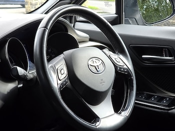 Used Toyota C-HR 2019 for sale - 75936551: Photo