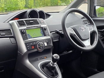 Used Toyota Verso 2015 for sale - 78709402: Photo