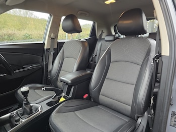 Used Ssangyong Tivoli 2022 for sale - 77058700: Photo