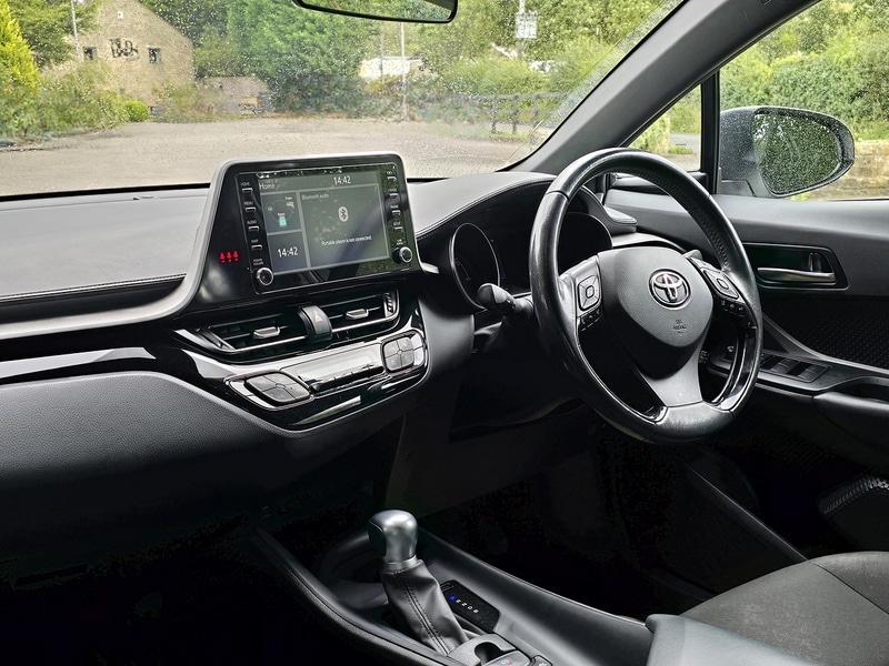 Used Toyota C-HR 2020 for sale - 76106297: Photo 2