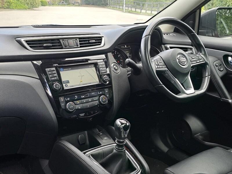 Used Nissan Qashqai 2018 for sale - 76106298: Photo 2