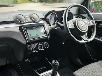 Used Suzuki Swift 2022 for sale - 75421785: Photo