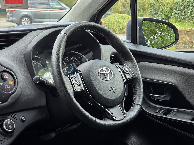 Used Toyota Yaris 2018 for sale - 76426392: Photo 4