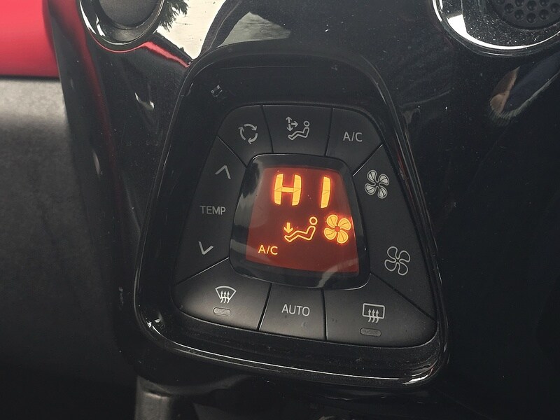 Used Toyota AYGO 2017 for sale - 77437795: Photo 15