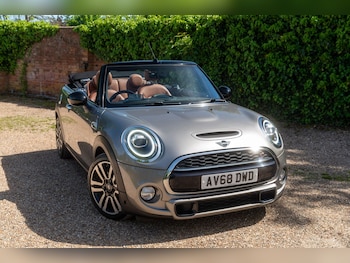 Used MINI Convertible 2018 for sale - 78685822: Photo
