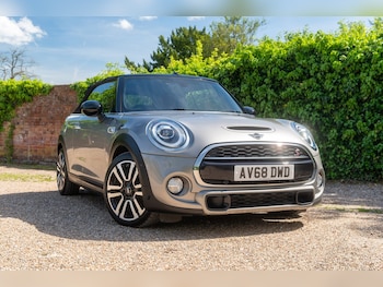 Used MINI Convertible 2018 for sale - 78685822: Photo