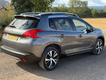 Used Peugeot 2008 2015 for sale - 79593790: Photo