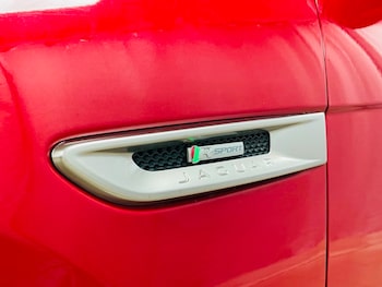 Used Jaguar F-Pace 2017 for sale - 75304063: Photo