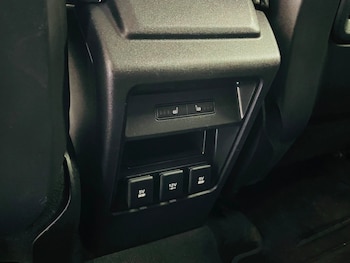 Used Land Rover Discovery Sport 2018 for sale - 75304055: Photo