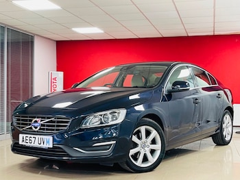 2017 - D4 SE LUX NAV 4-Door
