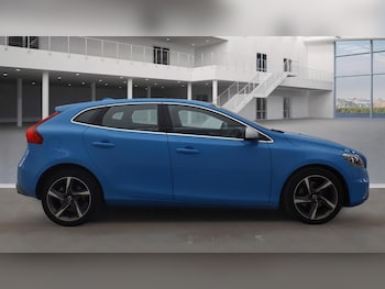 Used Volvo V40 2016 for sale - 75539183: Photo