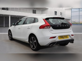 Used Volvo V40 2016 for sale - 75539185: Photo