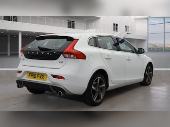 Used Volvo V40 2016 for sale - 75539185: Photo