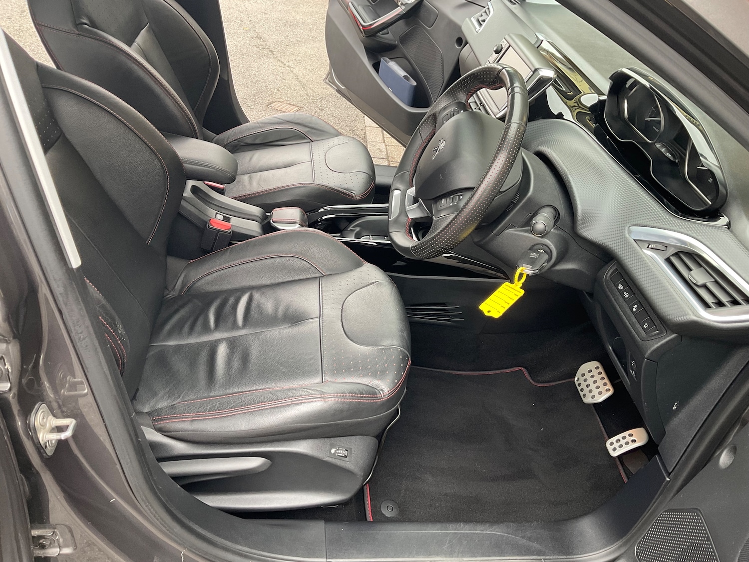 Used Peugeot 2008 2017 for sale - 76281107: Photo 23