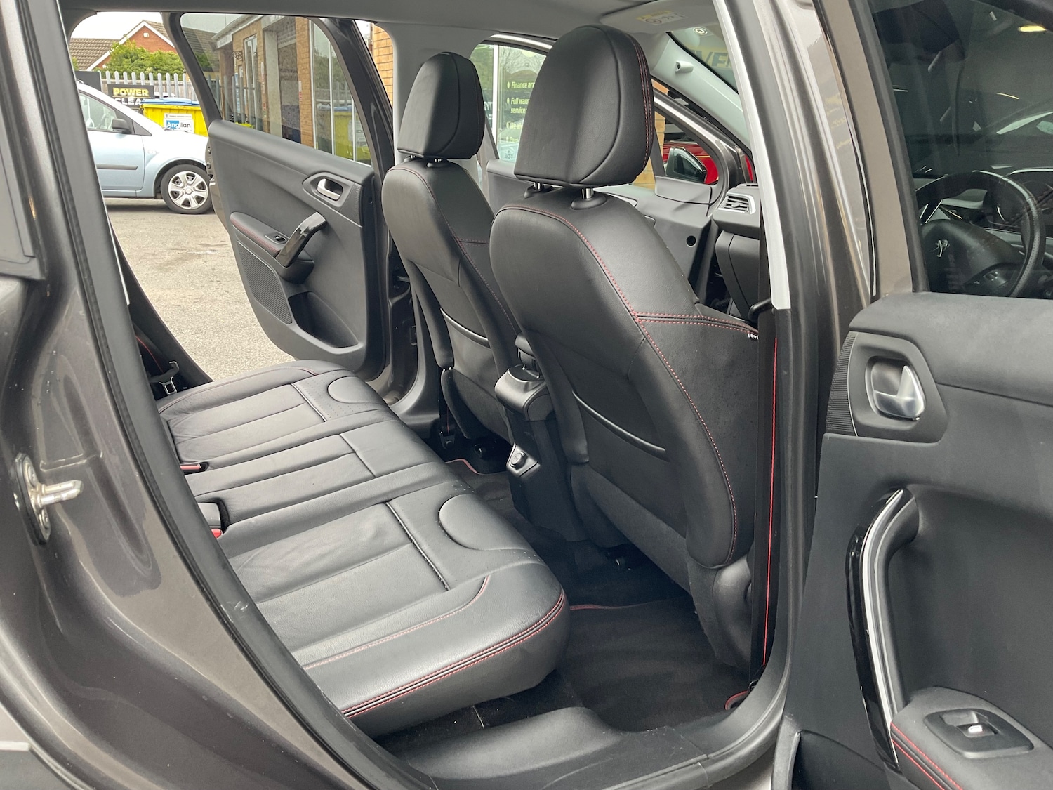 Used Peugeot 2008 2017 for sale - 76281107: Photo 24