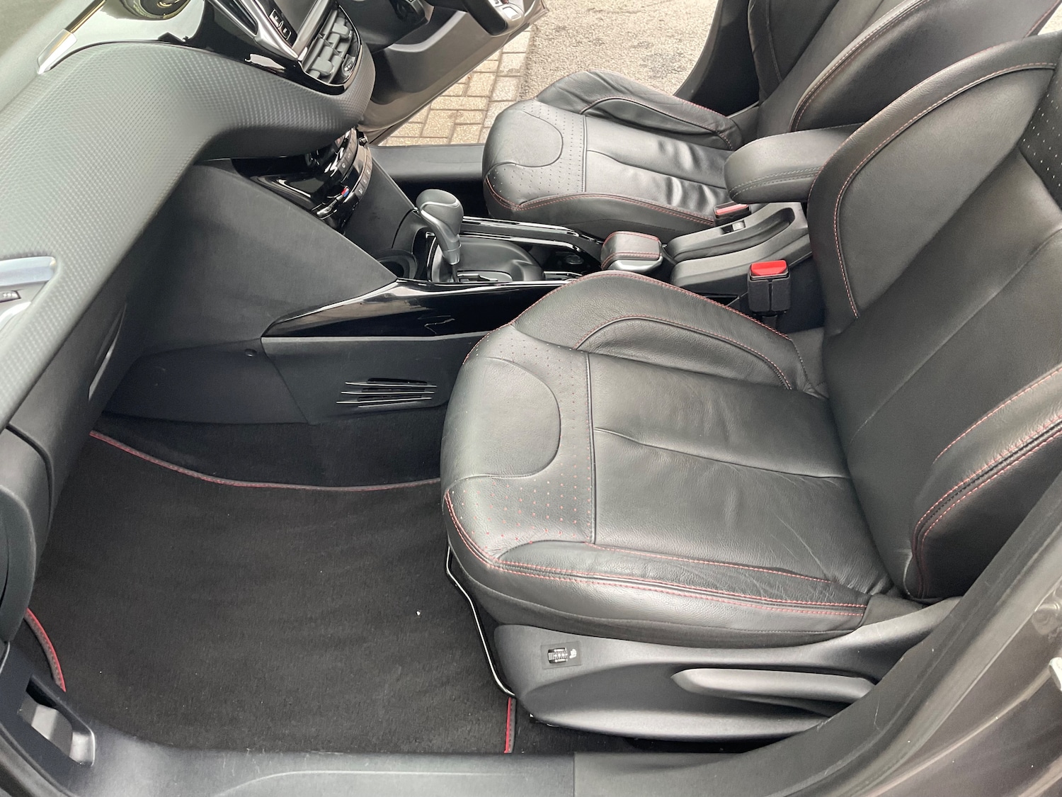 Used Peugeot 2008 2017 for sale - 76281107: Photo 27
