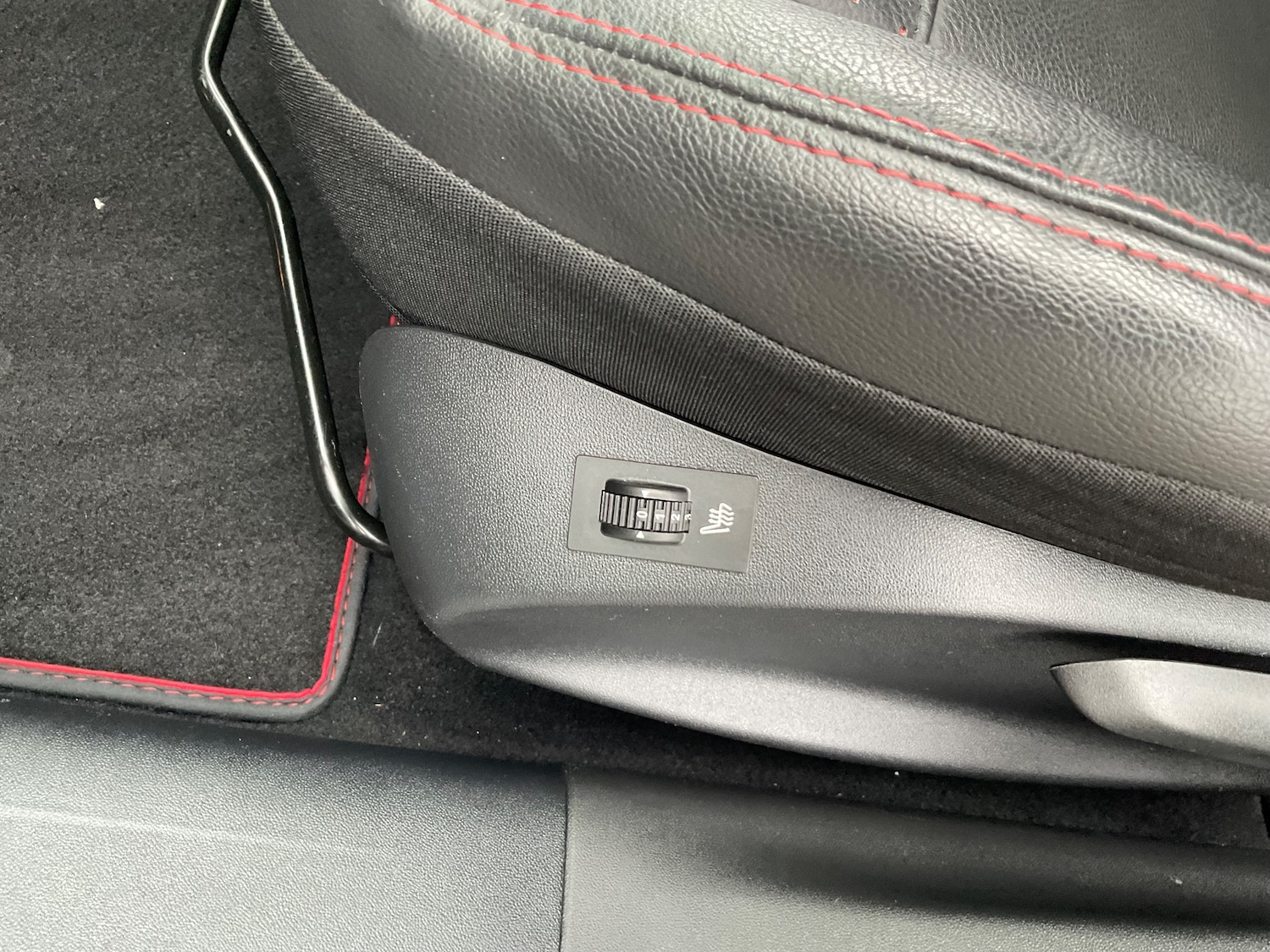 Used Peugeot 2008 2017 for sale - 76281107: Photo 28