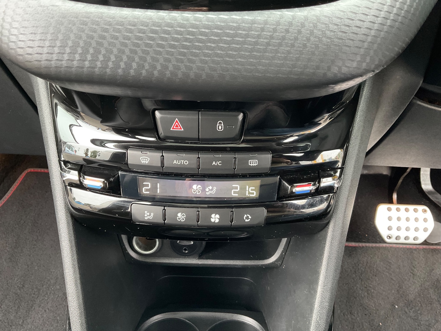 Used Peugeot 2008 2017 for sale - 76281107: Photo 38