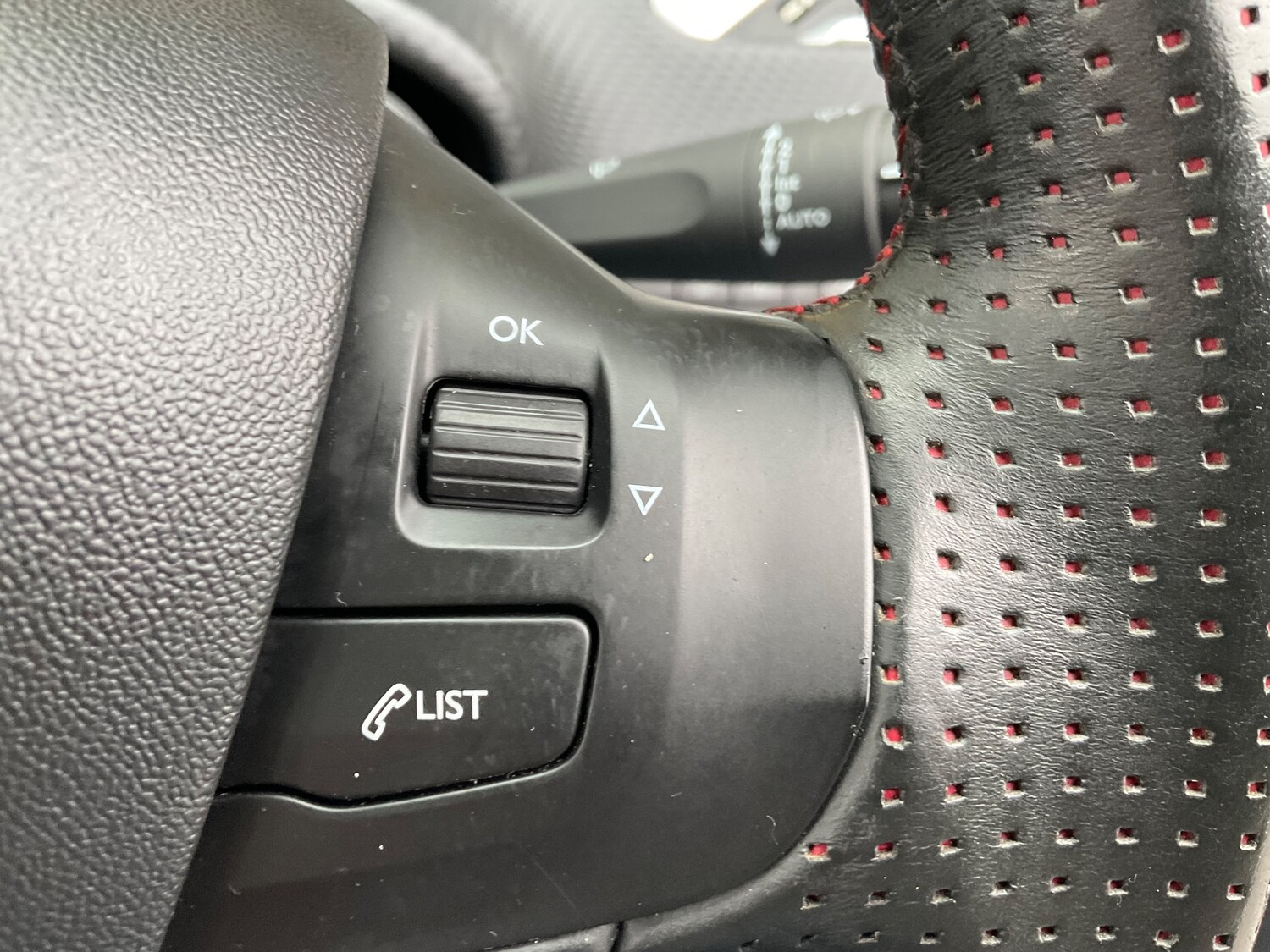 Used Peugeot 2008 2017 for sale - 76281107: Photo 41