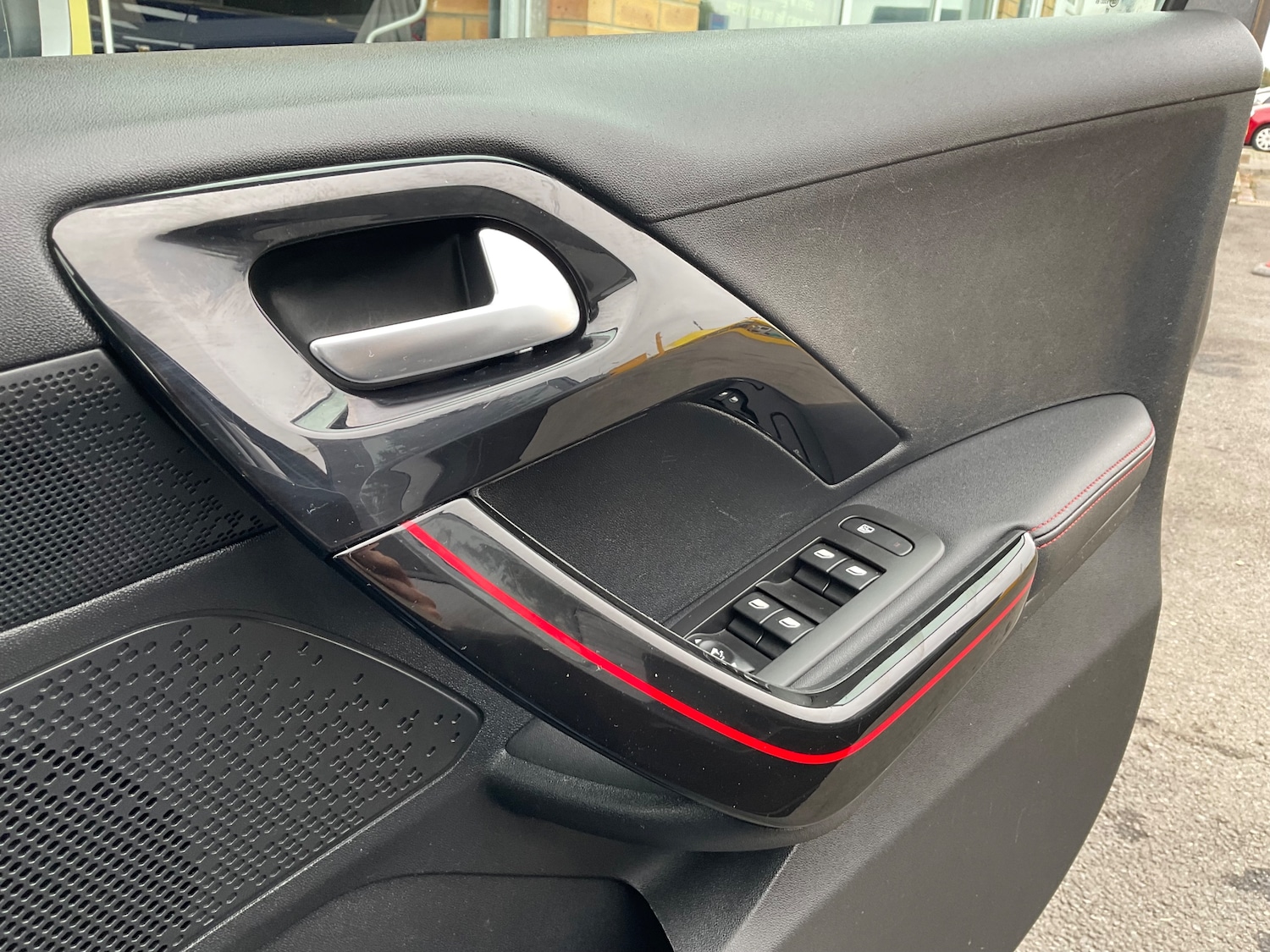 Used Peugeot 2008 2017 for sale - 76281107: Photo 44