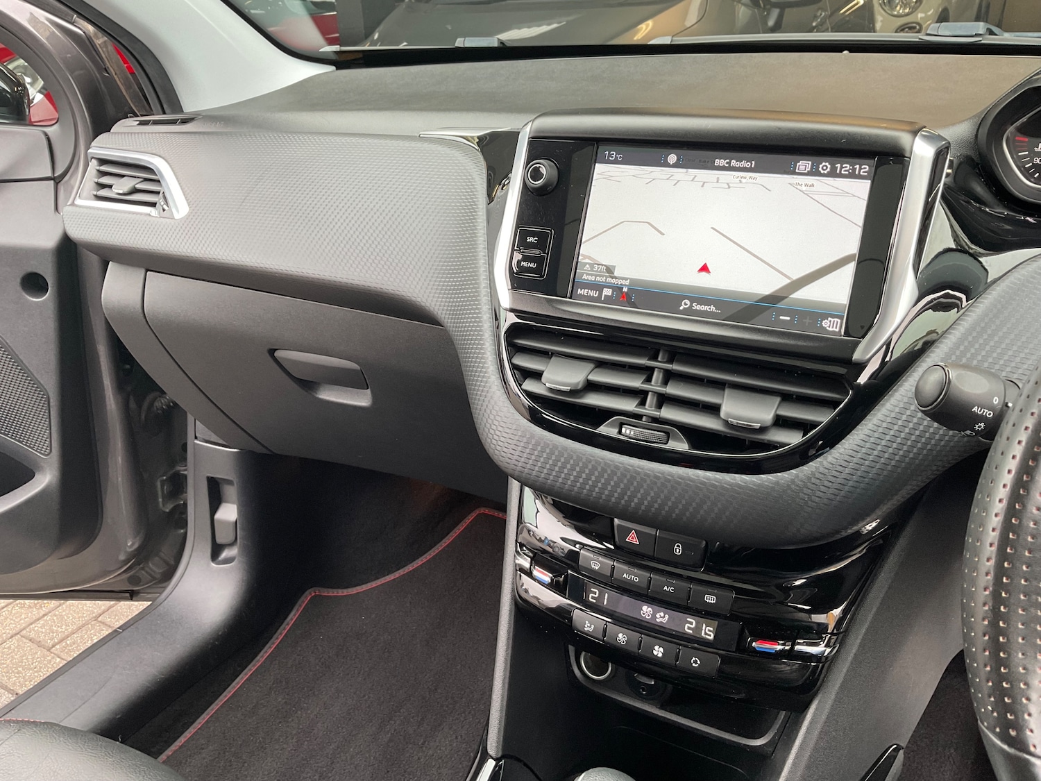 Used Peugeot 2008 2017 for sale - 76281107: Photo 47